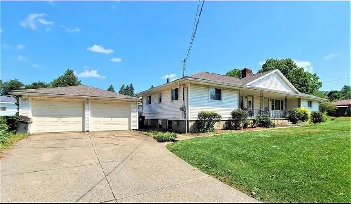 2175 Cramer Ave — Photo 3