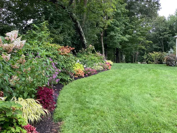(undisclosed Address), North Hampton, NH 03862