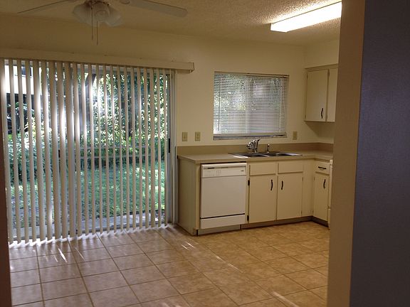 2nd image of 982 Buttercup Dr