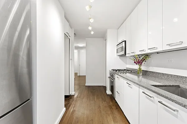 Sold by Compass | media 5