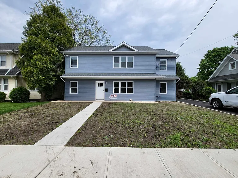 74 Meadowbrook Rd — Photo 1