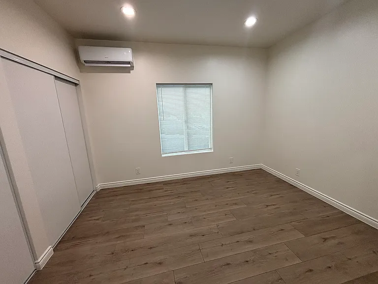 1517 Acacia #A — Photo 8