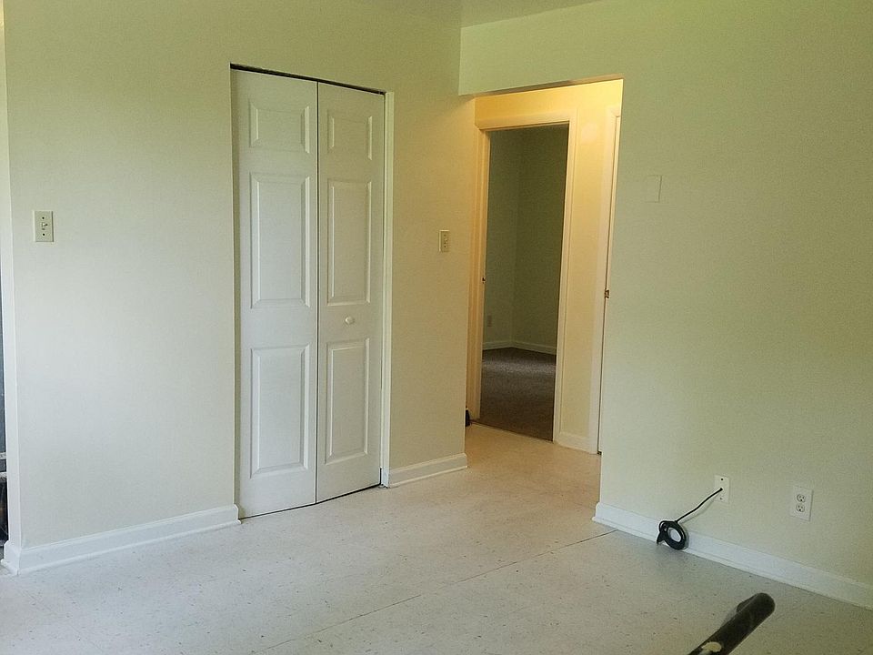 2nd image of 136 Holston Ct APT 3