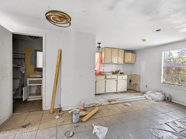 612 N Wright Ave — Photo 30
