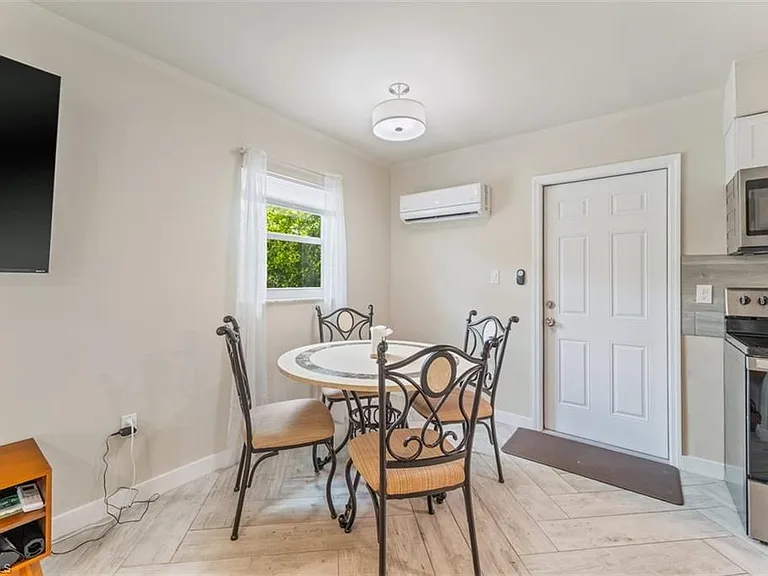 3365 Estey Ave — Photo 17