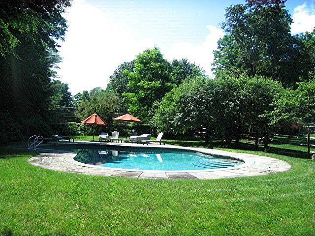 2nd image of 142 June Rd