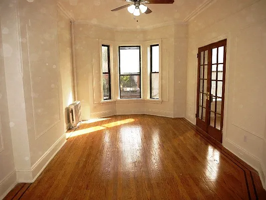 Rented by Velsor Realty | media 18