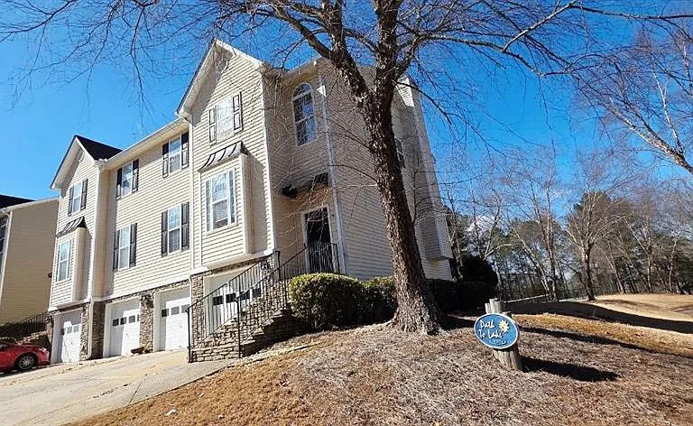 3595 Deep Cove Dr — Photo 1