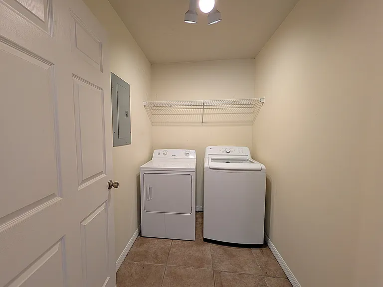 1114 Howell Rd #A — Photo 9