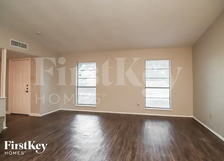 14658 Meyersville Dr — Photo 4