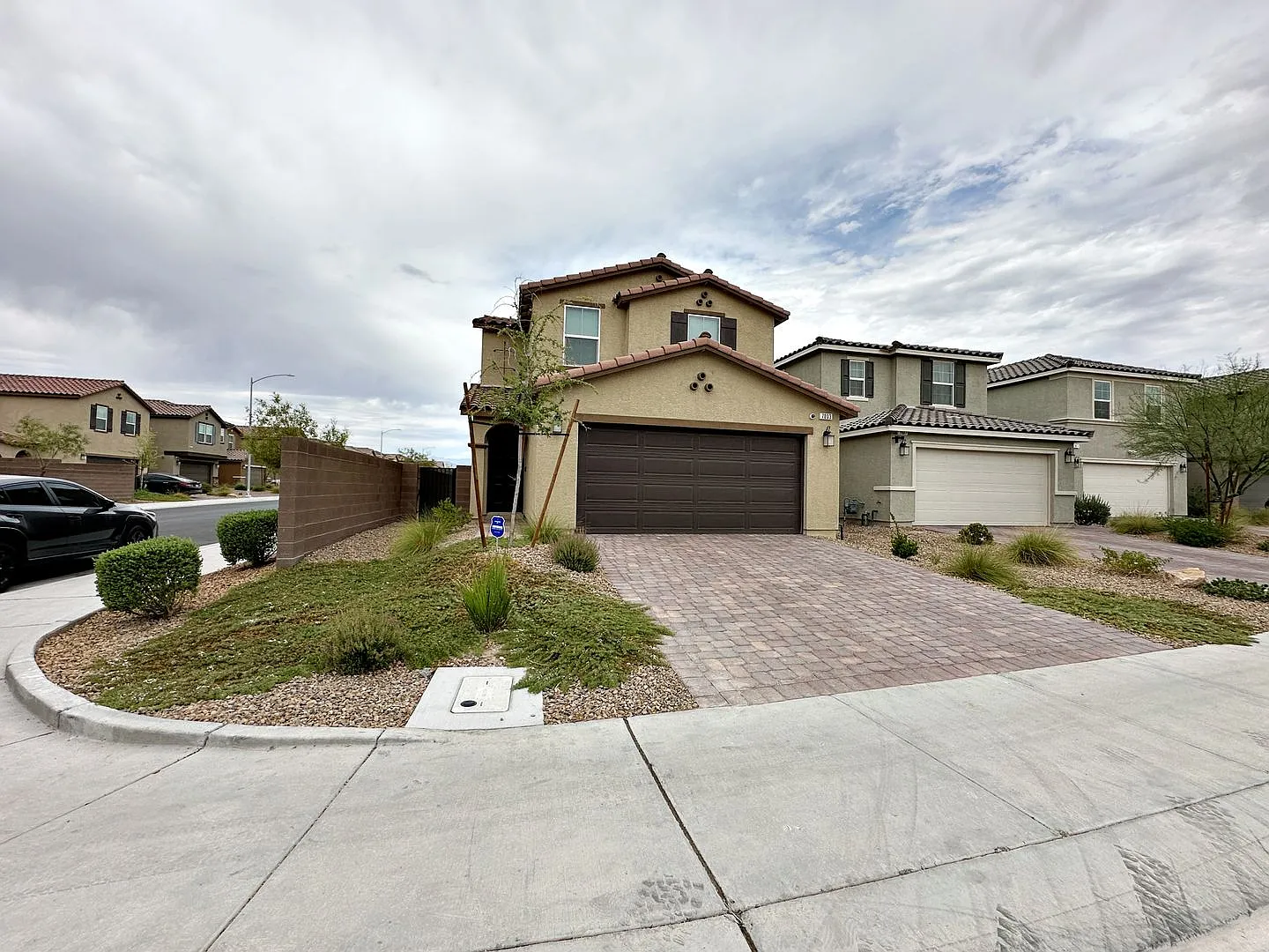 4 Bedroom + Loft Home In Gated Community — Photo 2