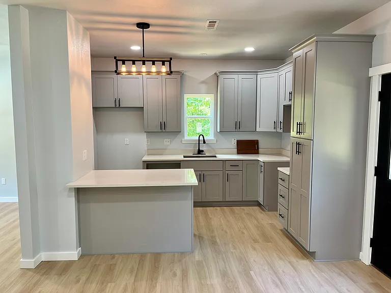 8 Midhurst Ln — Photo 5