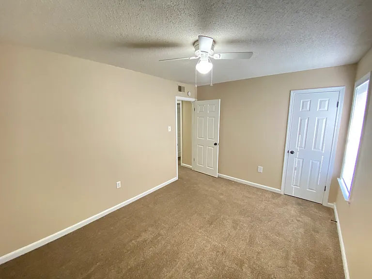 4543 Villawood Dr — Photo 6