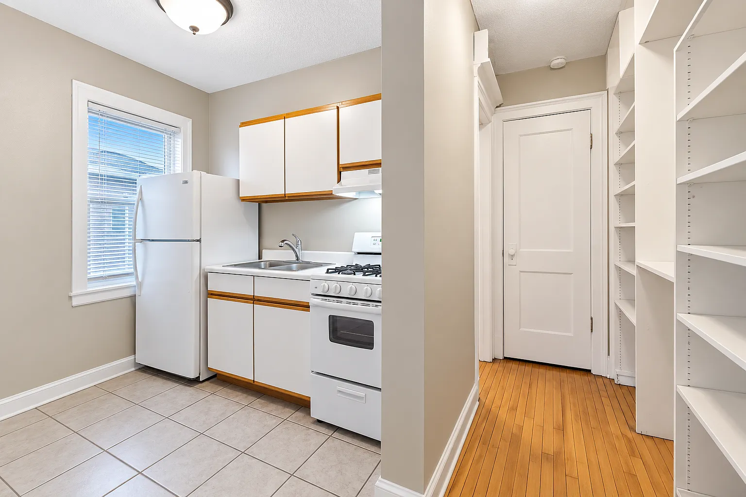1 bed, $799 — Photo 3