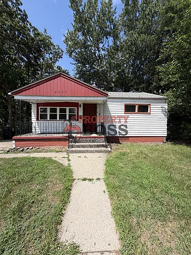 2264 W Taft St Photo 1