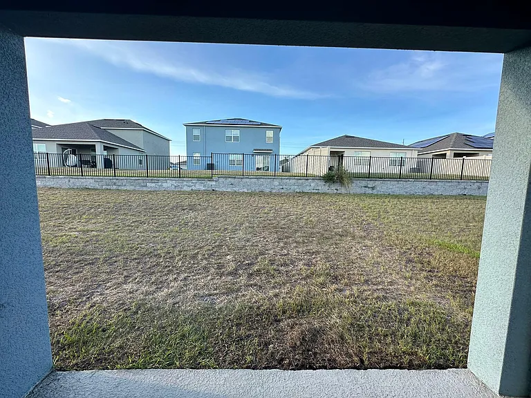 304 Sofia Ln — Photo 18