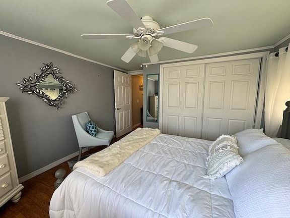 4th image of 64 Shoreland Dr