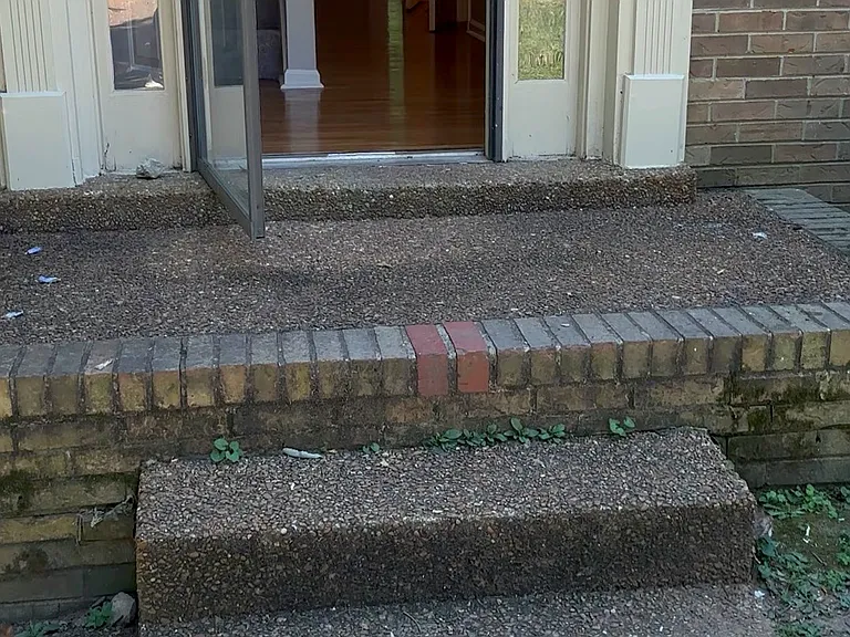 1121 Clifton Ln — Photo 20