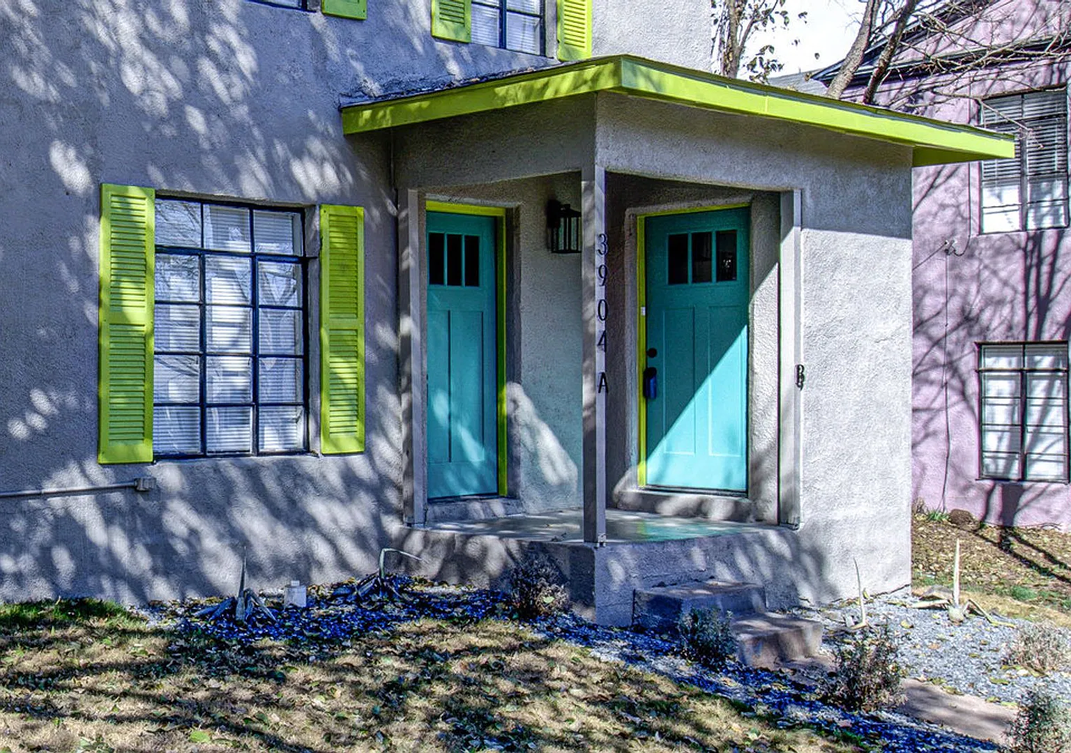 3904 Maplewood Ave — Photo 2
