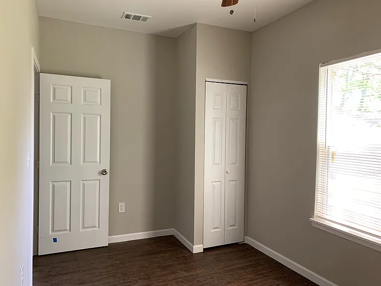 1012 Fay St — Photo 6