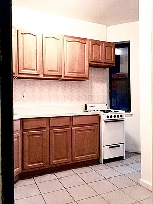 Rented by Warren T Real Estate Corp. | media 26