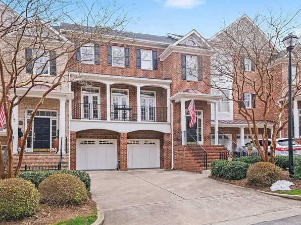 212 Lions Gate Dr, Cary, NC 27518