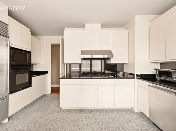 45 East 80th Street image 5 of 12