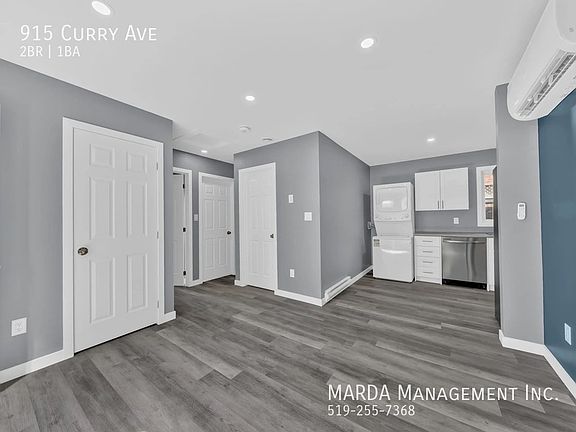 3rd image of 915 Curry Ave