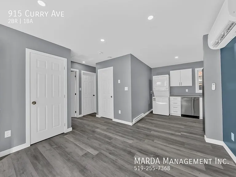 915 Curry Ave — Photo 3