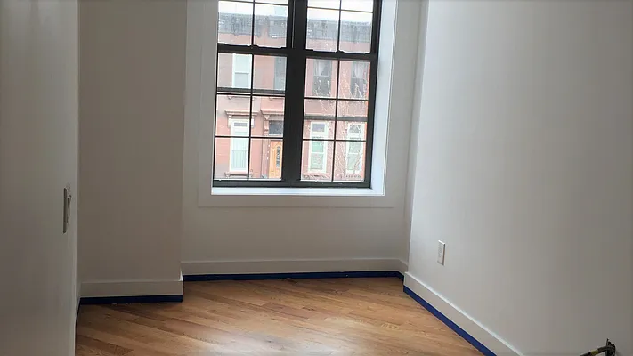 Rented by EXR | media 12
