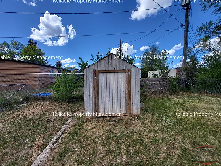 820 Stevens Dr — Photo 14