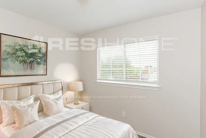 907 Fairbanks Cir — Photo 7
