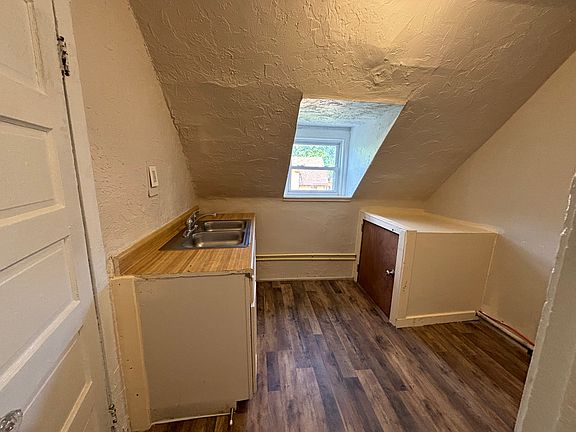 2nd image of 10218 Parkgate Ave Floor 3