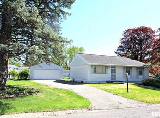 119 Lynnhaven Dr, Washington, IL 61571