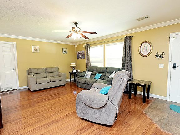 3rd image of 258 Primrose Dr