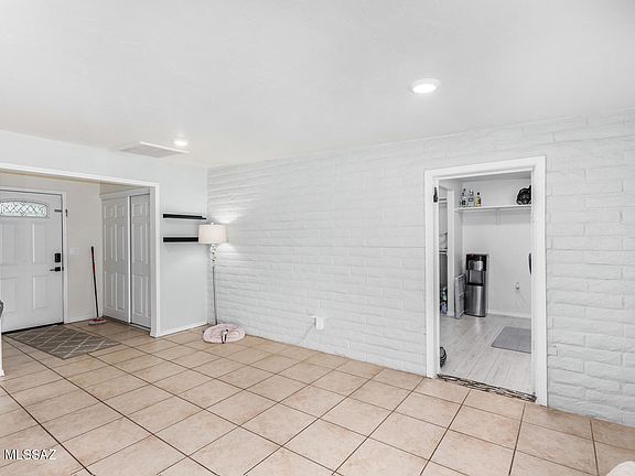 5th image of 531 W Inez Dr