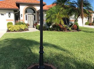 1941 Cove Pointe Dr, Venice, FL 34293
