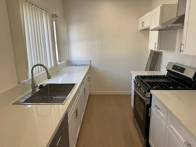 1835 E 1st St #3 — Photo 14