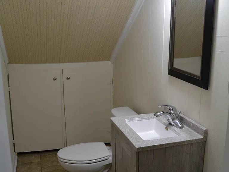 802 W White River Blvd — Photo 5