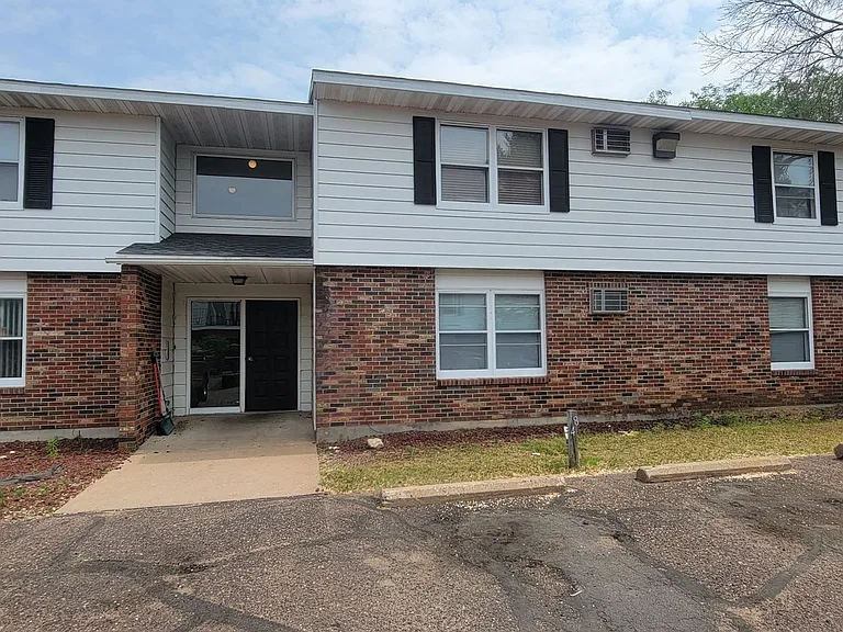 3303 Brian St — Photo 1