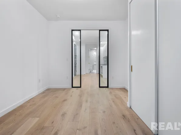 93 Hicks Street image 2 of 6