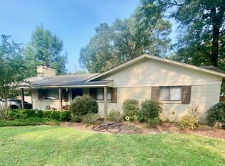 110 Winchester Dr, Amory, MS 38821