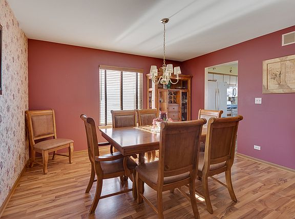 4th image of 1843 Cambridge Dr