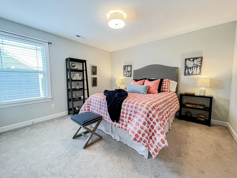 1010 Vanguard Dr — Photo 17