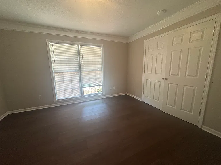 7601 Edgewater Dr — Photo 17