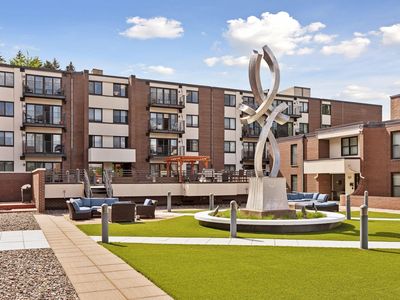 52 Groveland Ter #A402, Minneapolis, MN, 55403