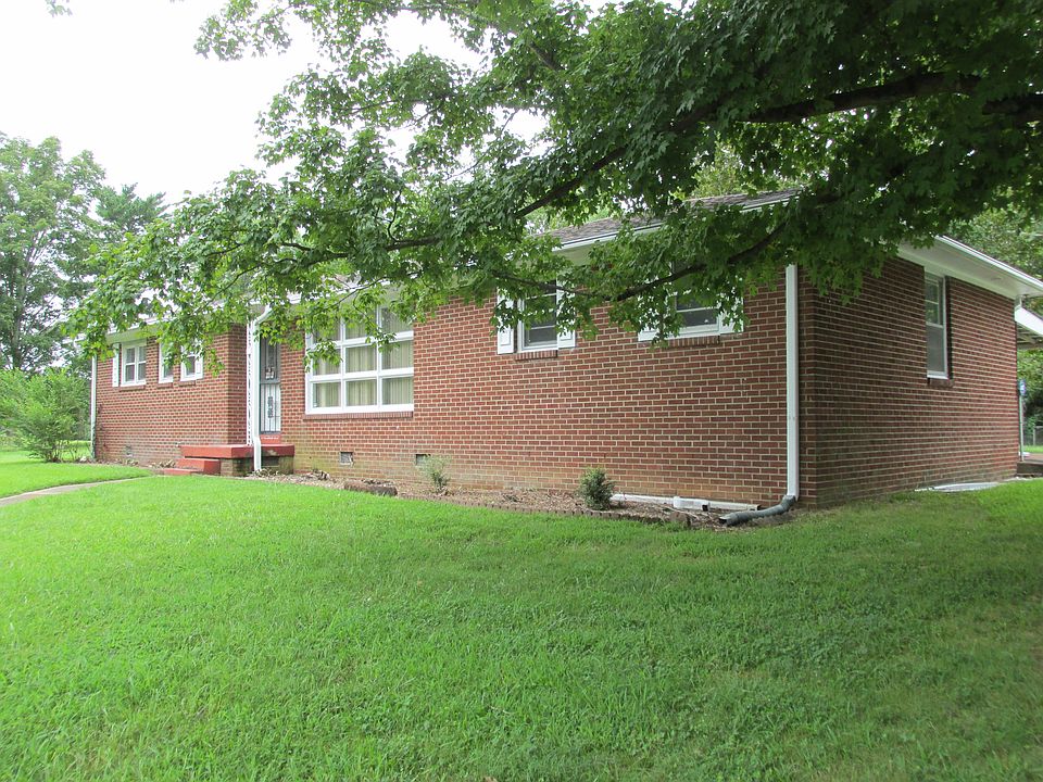 1st image of 16 Concord Dr