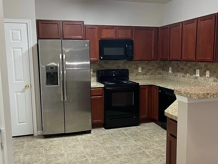 23520 F D R Blvd #405 — Photo 5
