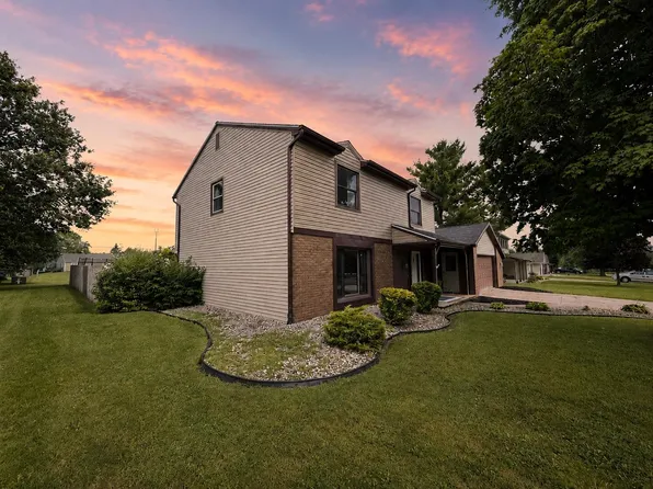 1102 Heritage Ln, Angola, IN 46703