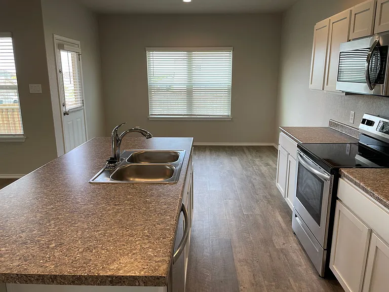 12905 Candace Way — Photo 6